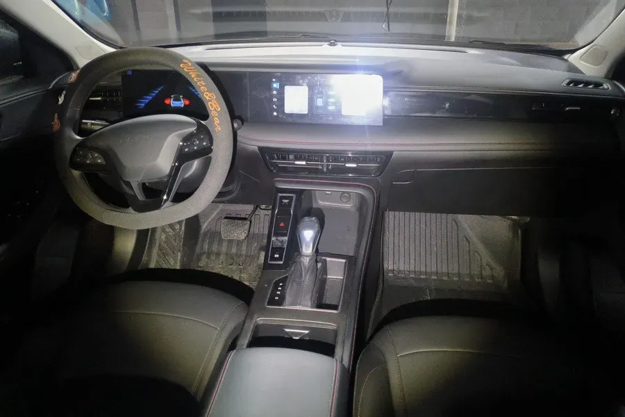 2023 Roewe i5 1.5L 129HP L4 CVT,autocango,china used car exporter,china ev exporter,chinese used car exporter,chinese used ev exporter