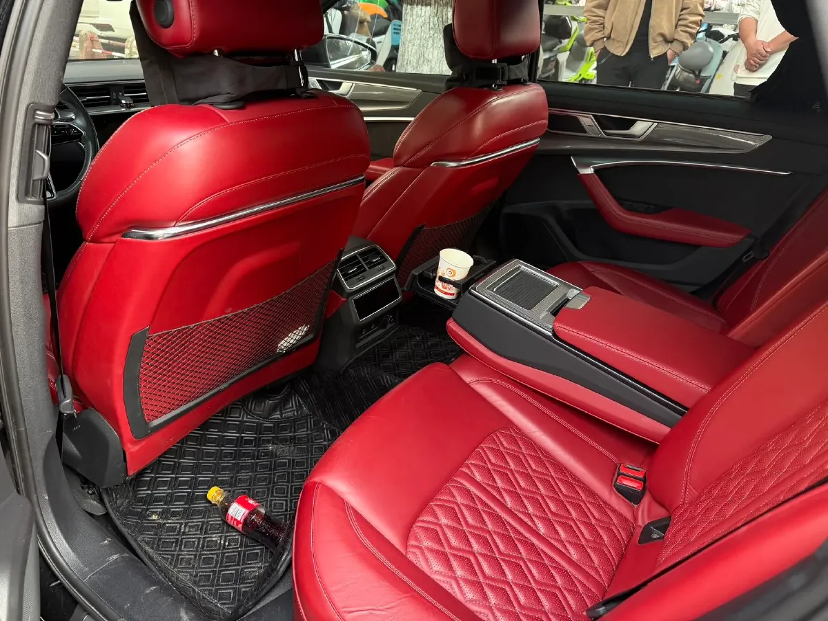 2023 Audi A6L 2.0T 245HP L4 7DCT,autocango,china used car exporter,china ev exporter,chinese used car exporter,chinese used ev exporter