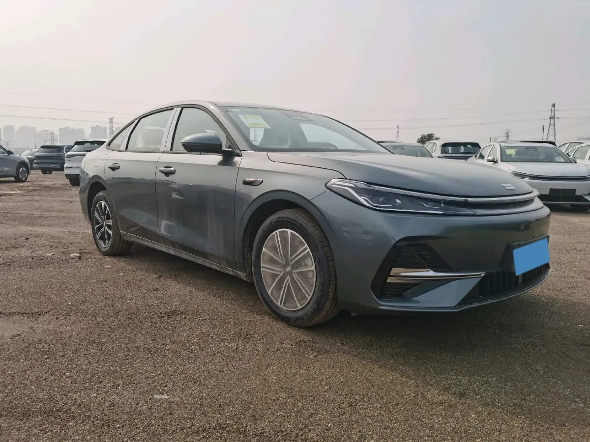 2025 Geely Galaxy A7 1.5L 112HP L4 1DHT PHEV,autocango,china used car exporter,china ev exporter,chinese used car exporter,chinese used ev exporter
