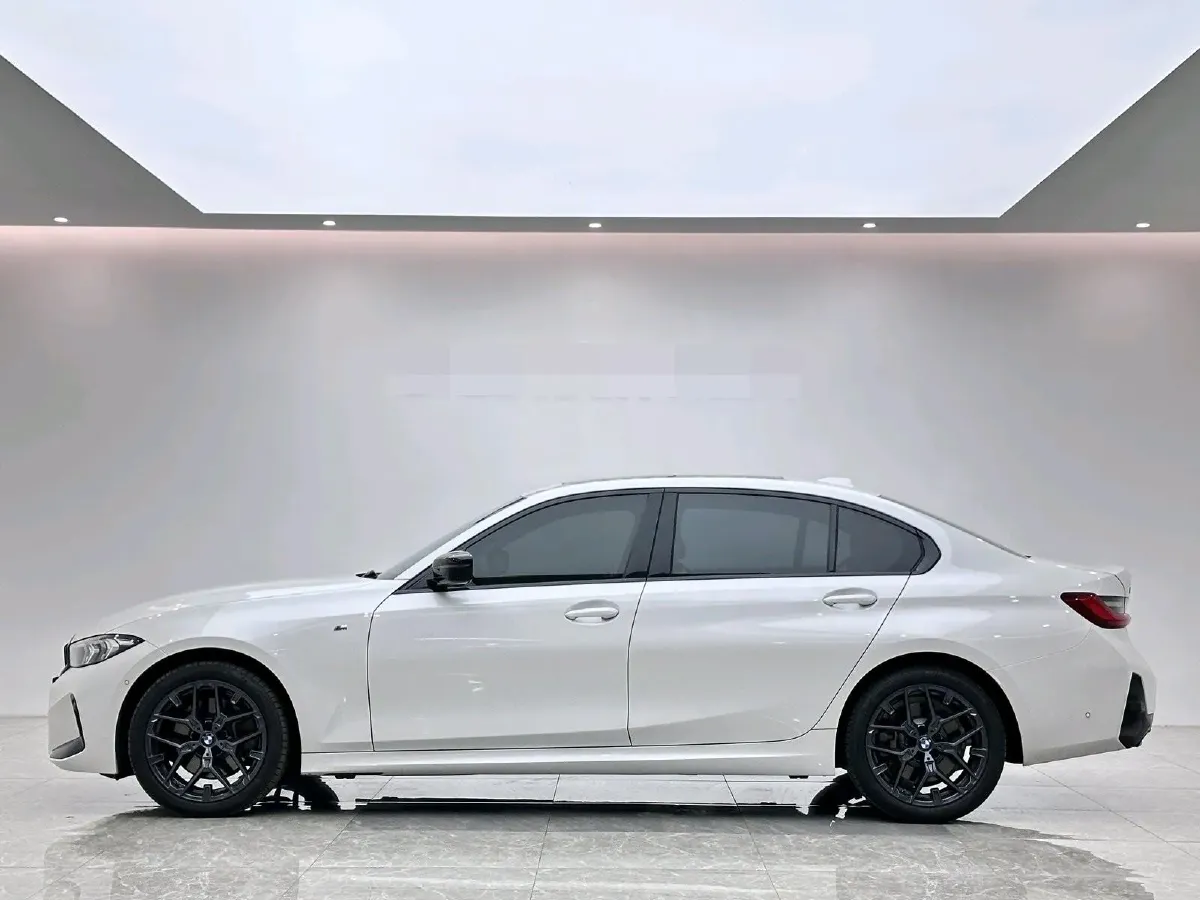 2025 BMW 3 Series 2.0T 245HP L4 8AT,autocango,china used car exporter,china ev exporter,chinese used car exporter,chinese used ev exporter