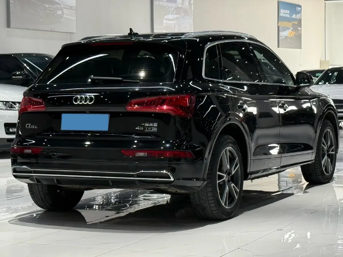 2018 Audi Q5L 2.0T 252HP L4 7DCT,autocango,china used car exporter,china ev exporter,chinese used car exporter,chinese used ev exporter