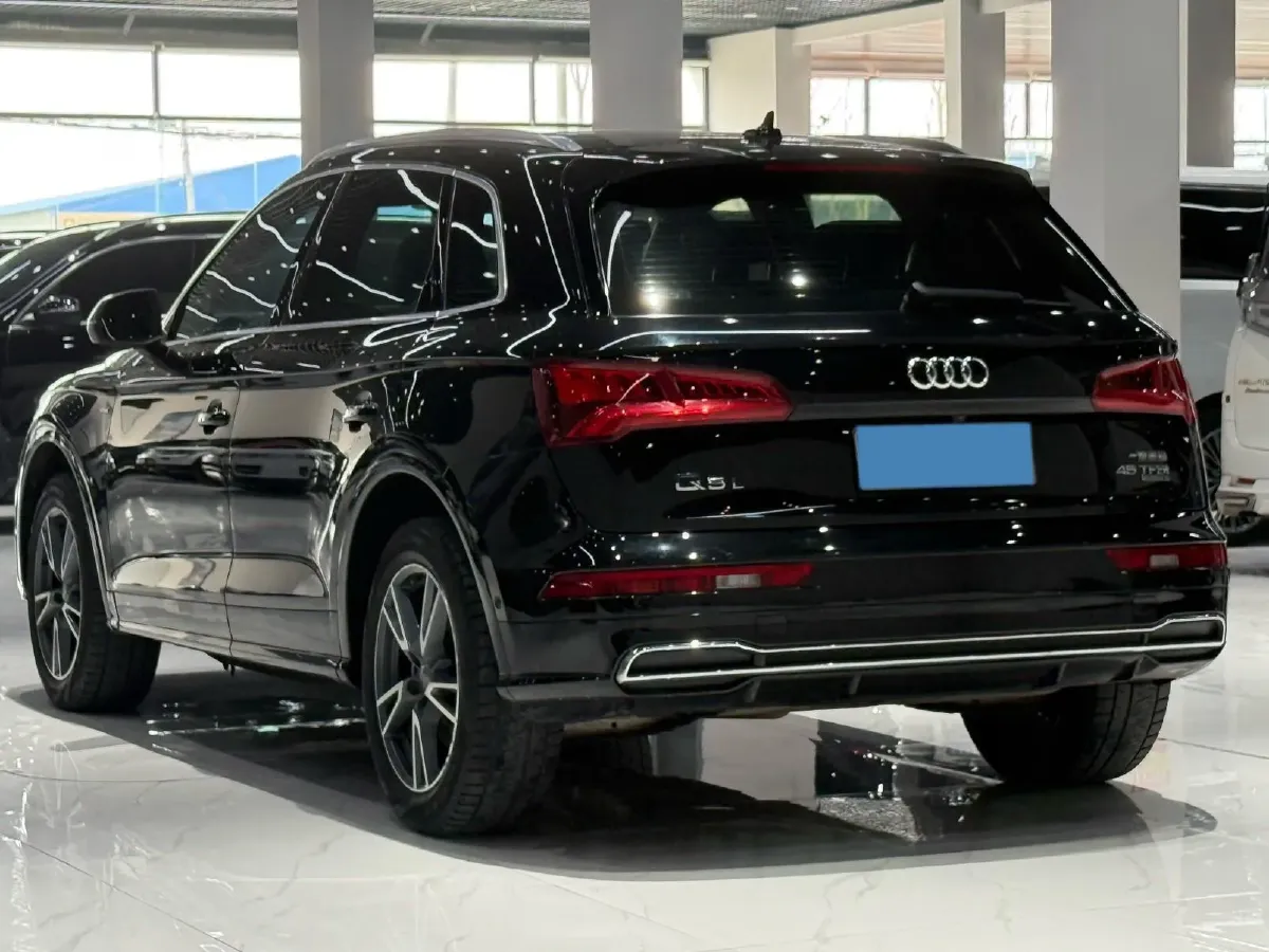 2018 Audi Q5L 2.0T 252HP L4 7DCT,autocango,china used car exporter,china ev exporter,chinese used car exporter,chinese used ev exporter