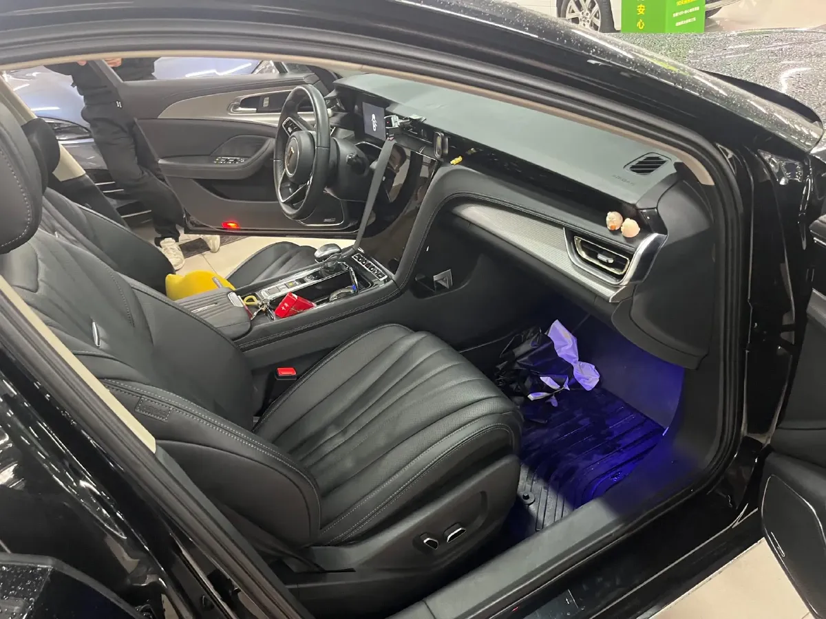 2022 HongQi H5 1.5T 169HP L4 7DCT,autocango,china used car exporter,china ev exporter,chinese used car exporter,chinese used ev exporter