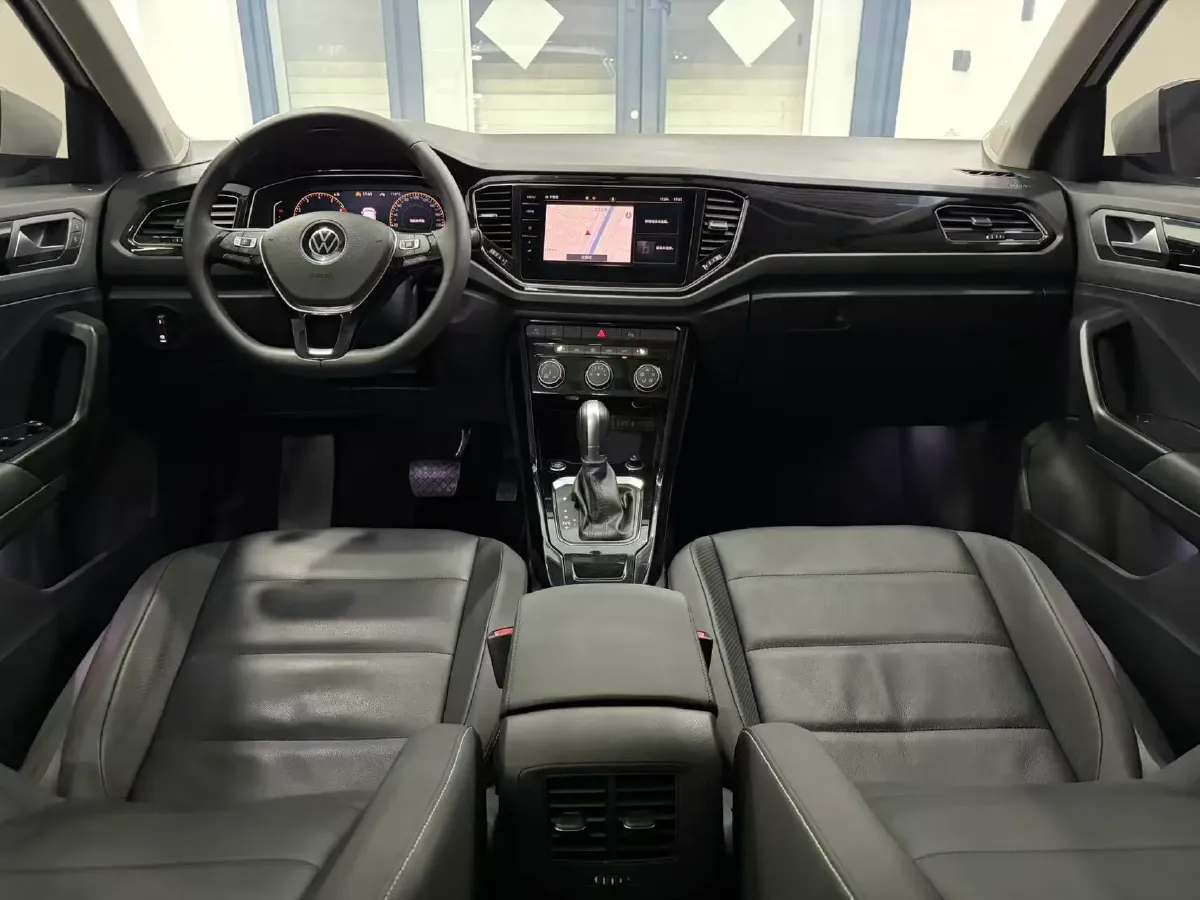 2022 Volkswagen T-Roc 1.4T 150HP L4 7DCT,autocango,china used car exporter,china ev exporter,chinese used car exporter,chinese used ev exporter