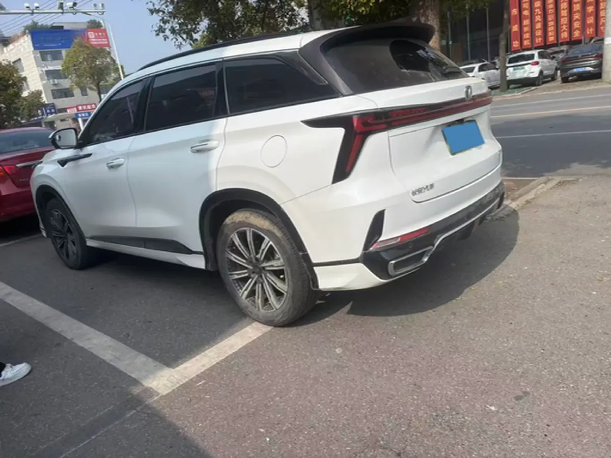 2023 ChangAn CS75 Plus 1.5T 188HP L4 8AT,autocango,china used car exporter,china ev exporter,chinese used car exporter,chinese used ev exporter
