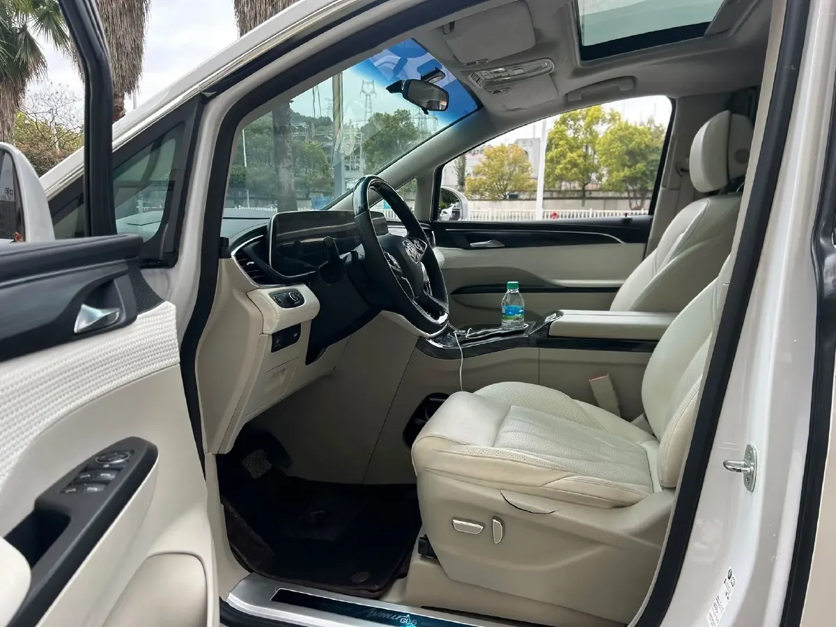 2023 Buick GL8 2.0T 237HP L4 9AT,autocango,china used car exporter,china ev exporter,chinese used car exporter,chinese used ev exporter