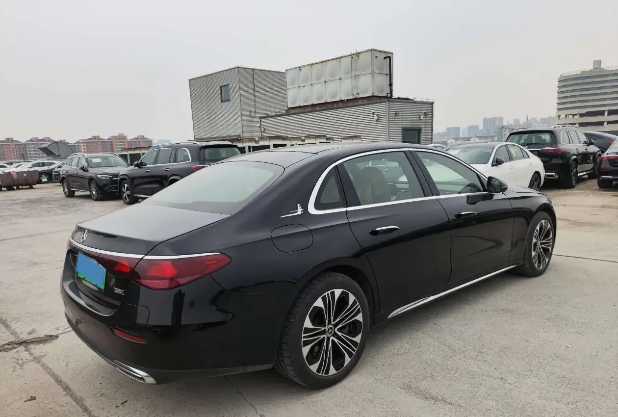 2024 Mercedes-Benz E Class 2.0T 204HP L4 9AT PHEV 25.4KWH,autocango,china used car exporter,china ev exporter,chinese used car exporter,chinese used ev exporter