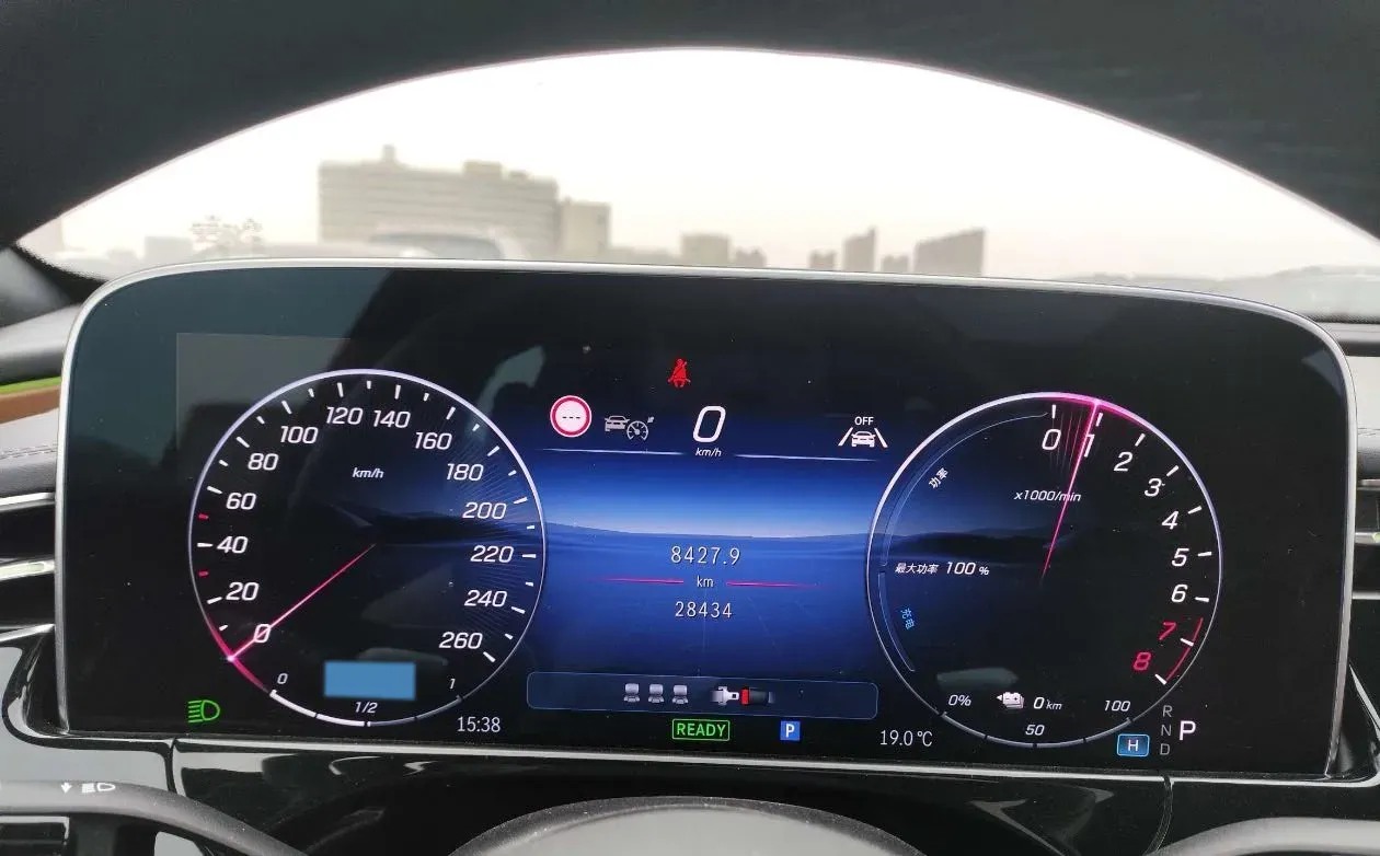 2024 Mercedes-Benz E Class 2.0T 204HP L4 9AT PHEV 25.4KWH,autocango,china used car exporter,china ev exporter,chinese used car exporter,chinese used ev exporter