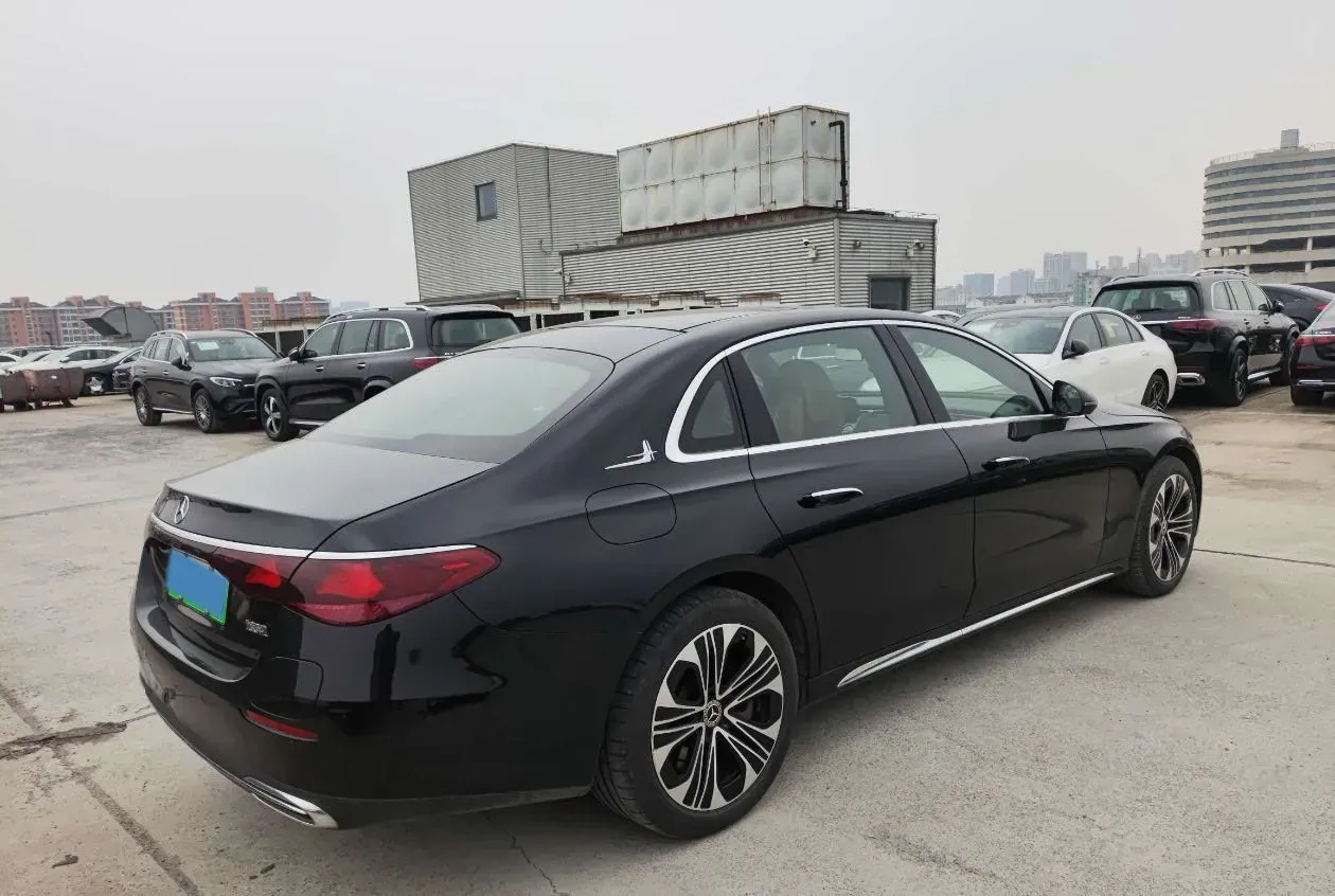 2024 Mercedes-Benz E Class 2.0T 204HP L4 9AT PHEV 25.4KWH,autocango,china used car exporter,china ev exporter,chinese used car exporter,chinese used ev exporter