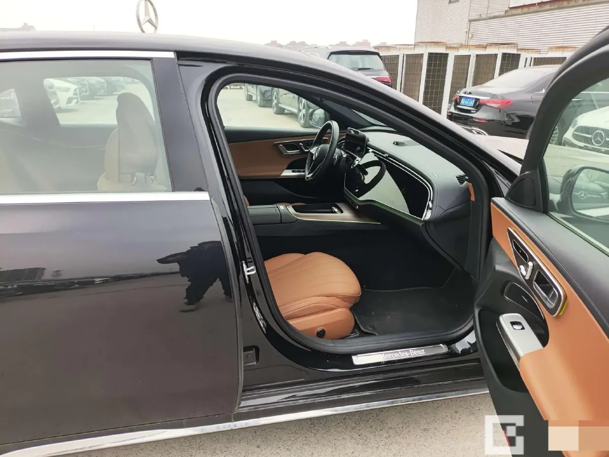2024 Mercedes-Benz E Class 2.0T 204HP L4 9AT PHEV 25.4KWH,autocango,china used car exporter,china ev exporter,chinese used car exporter,chinese used ev exporter