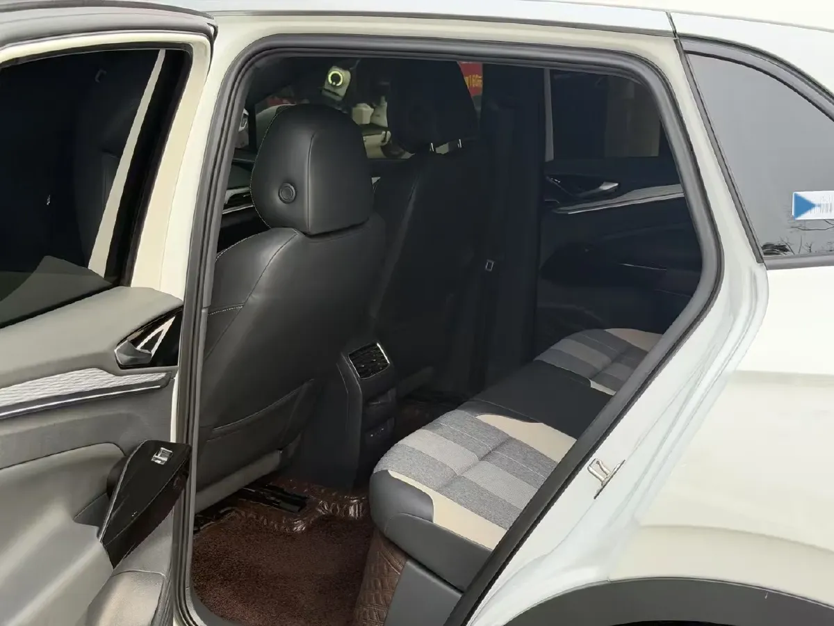 2025 Skoda Superb 2.0T 186HP L4 7DCT,autocango,china used car exporter,china ev exporter,chinese used car exporter,chinese used ev exporter