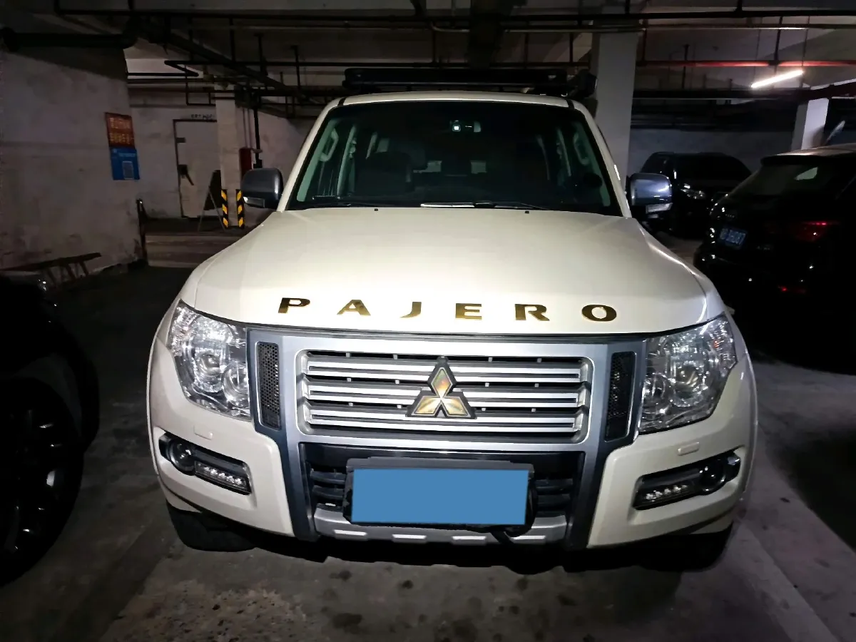 2016 Mitsubishi Pajero 3.0L 174HP V6 5AT,autocango,china used car exporter,china ev exporter,chinese used car exporter,chinese used ev exporter
