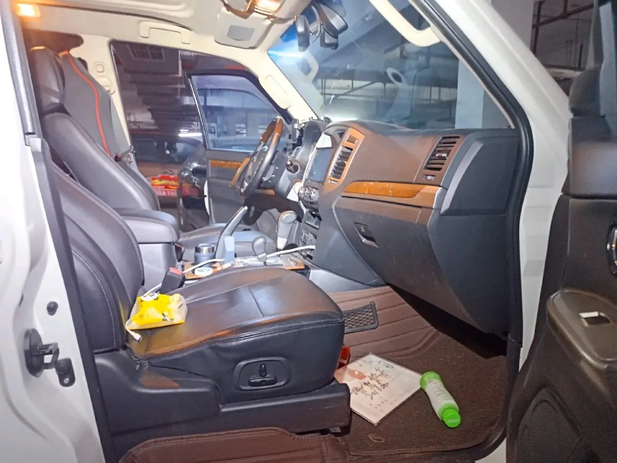 2016 Mitsubishi Pajero 3.0L 174HP V6 5AT,autocango,china used car exporter,china ev exporter,chinese used car exporter,chinese used ev exporter