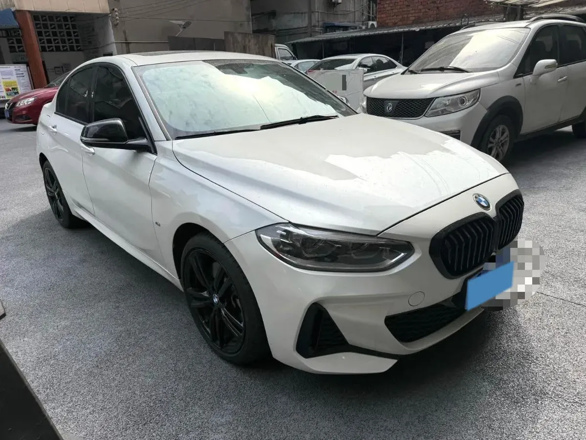 2023 BMW 1 Series 2.0T 178HP L4 7DCT,autocango,china used car exporter,china ev exporter,chinese used car exporter,chinese used ev exporter