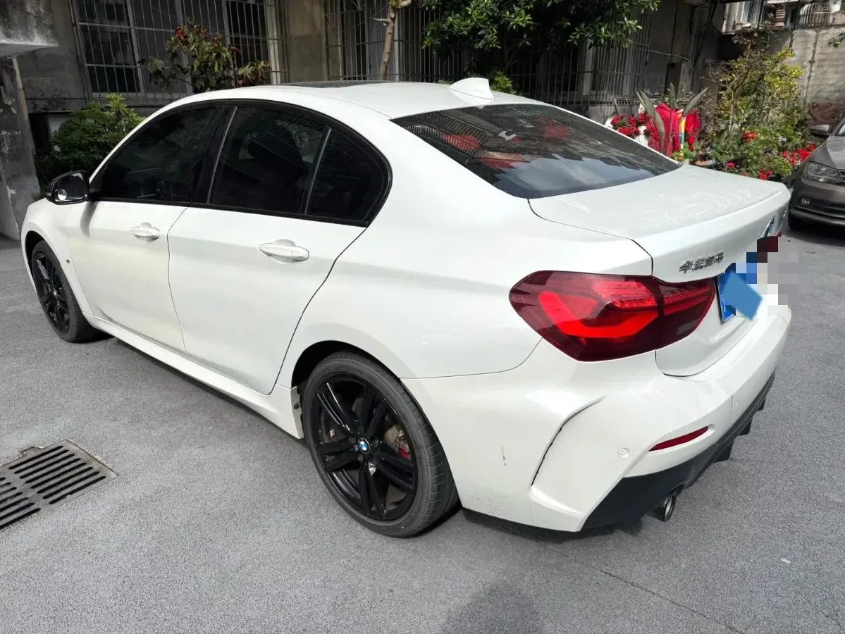2023 BMW 1 Series 2.0T 178HP L4 7DCT,autocango,china used car exporter,china ev exporter,chinese used car exporter,chinese used ev exporter