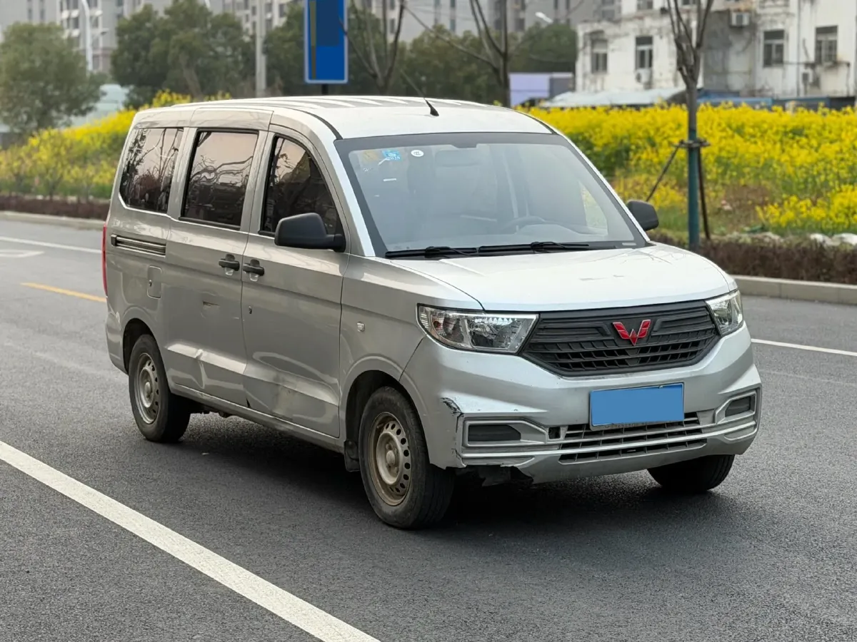 2019 WuLing HongGuang V 1.5L 99HP L4 6MT,autocango,china used car exporter,china ev exporter,chinese used car exporter,chinese used ev exporter