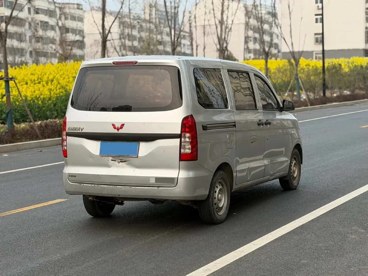 2019 WuLing HongGuang V 1.5L 99HP L4 6MT,autocango,china used car exporter,china ev exporter,chinese used car exporter,chinese used ev exporter