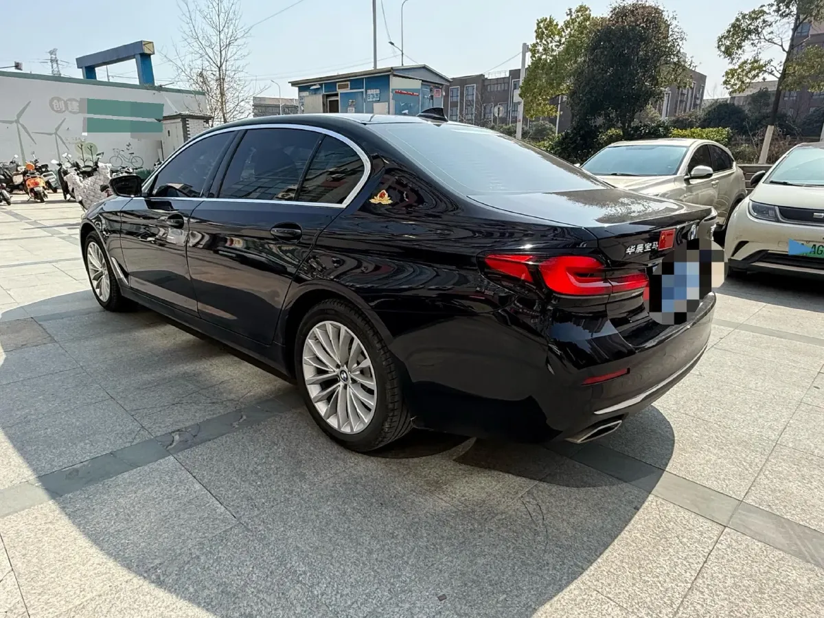 2022 BMW 5 Series 2.0T 184HP L4 8AT,autocango,china used car exporter,china ev exporter,chinese used car exporter,chinese used ev exporter