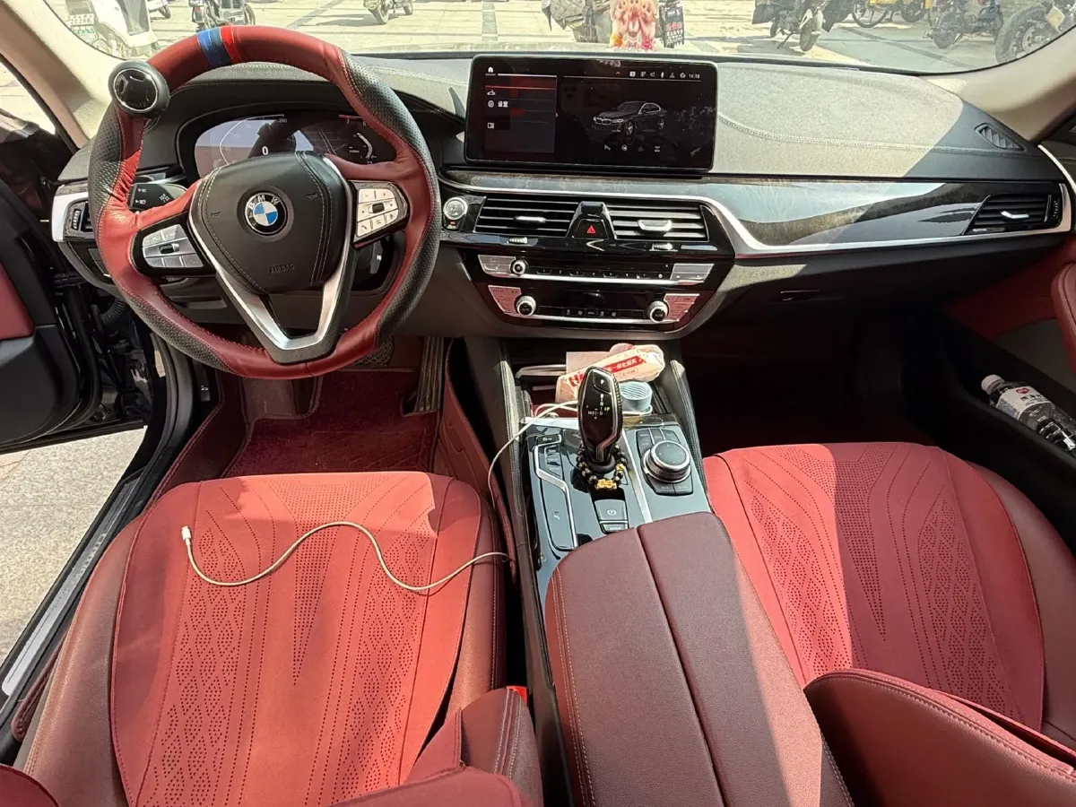 2022 BMW 5 Series 2.0T 184HP L4 8AT,autocango,china used car exporter,china ev exporter,chinese used car exporter,chinese used ev exporter