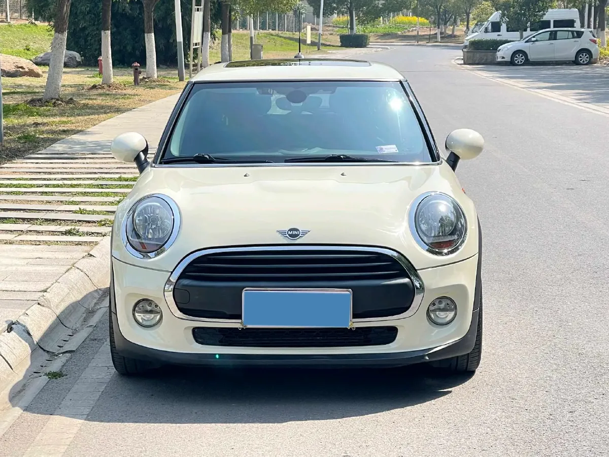 2019 MINI MINI 1.5T 102HP L3 7DCT,autocango,china used car exporter,china ev exporter,chinese used car exporter,chinese used ev exporter