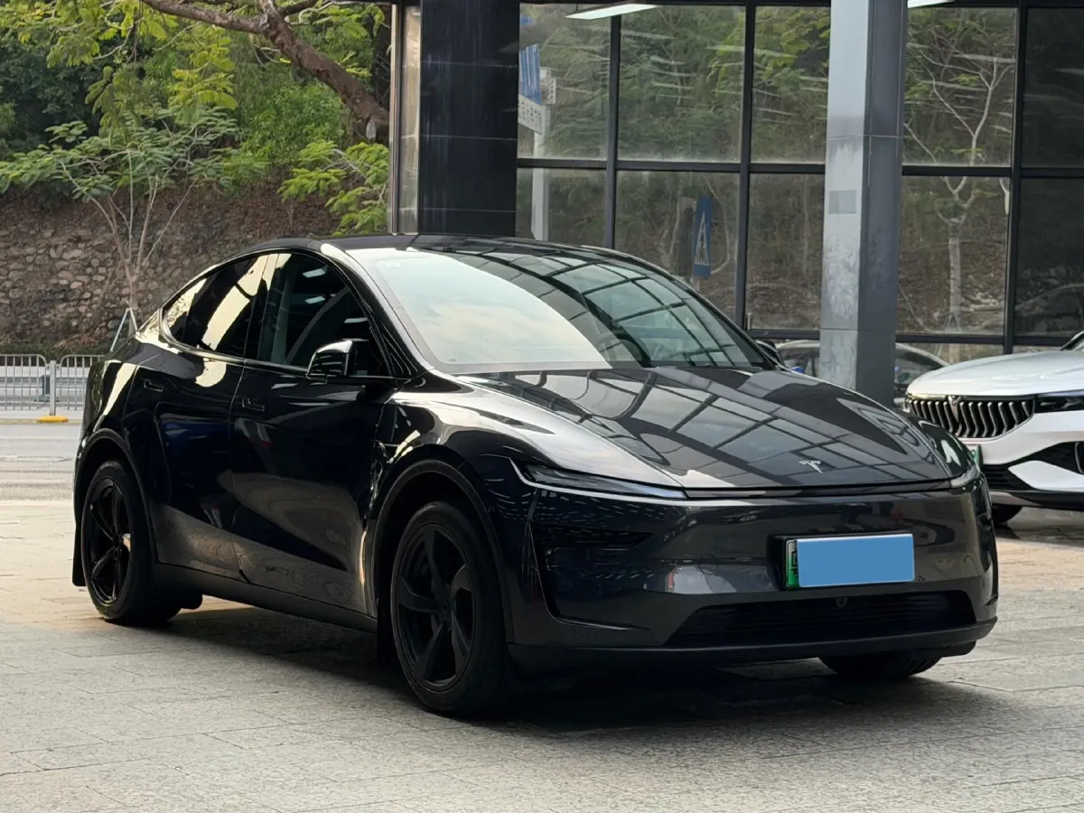 2025 Tesla Model Y BEV 62.5KWH,autocango,china used car exporter,china ev exporter,chinese used car exporter,chinese used ev exporter