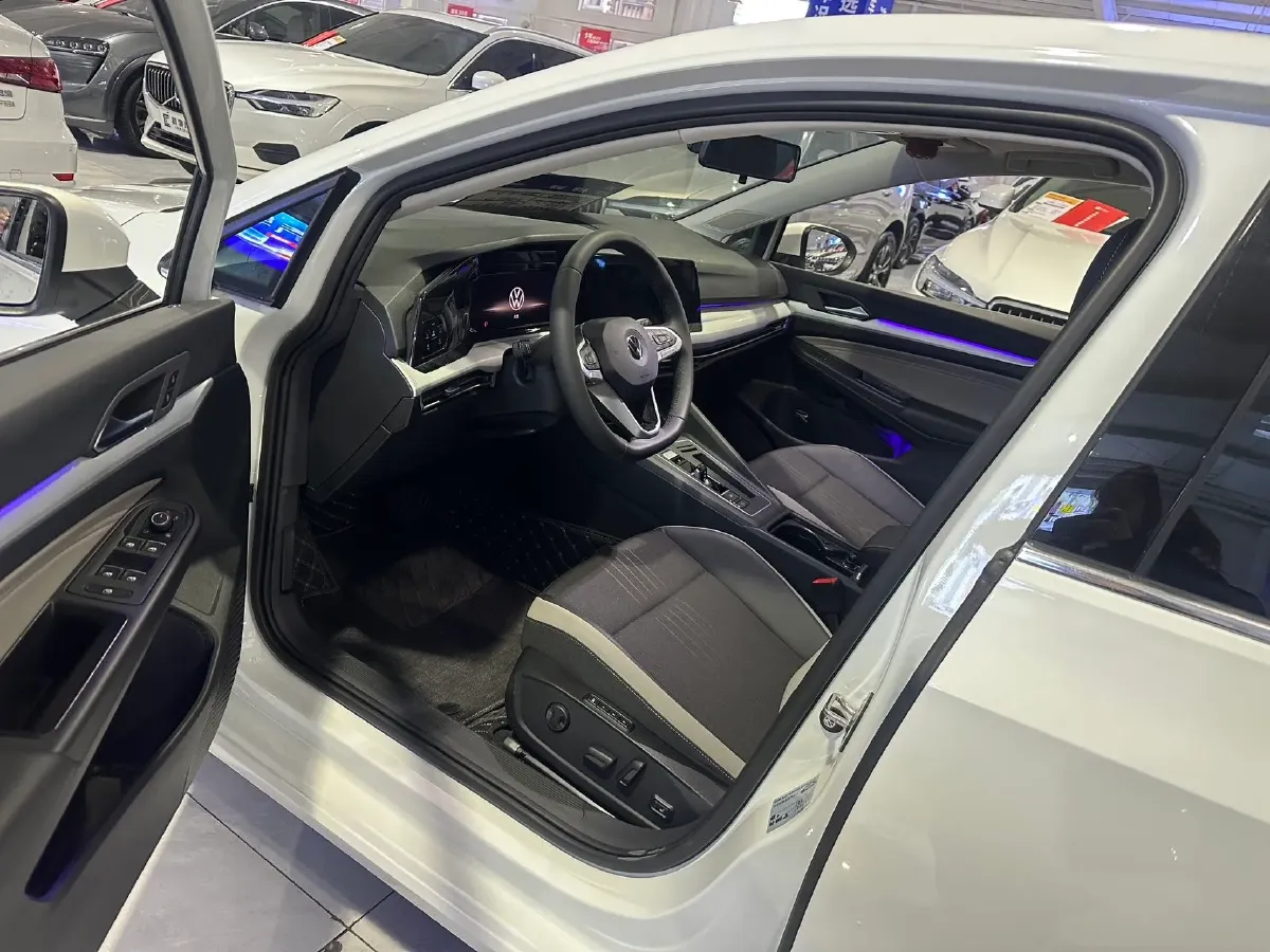 2024 Volkswagen Golf 1.4T 150HP L4 7DCT,autocango,china used car exporter,china ev exporter,chinese used car exporter,chinese used ev exporter