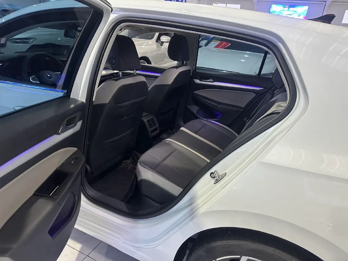 2024 Volkswagen Golf 1.4T 150HP L4 7DCT,autocango,china used car exporter,china ev exporter,chinese used car exporter,chinese used ev exporter