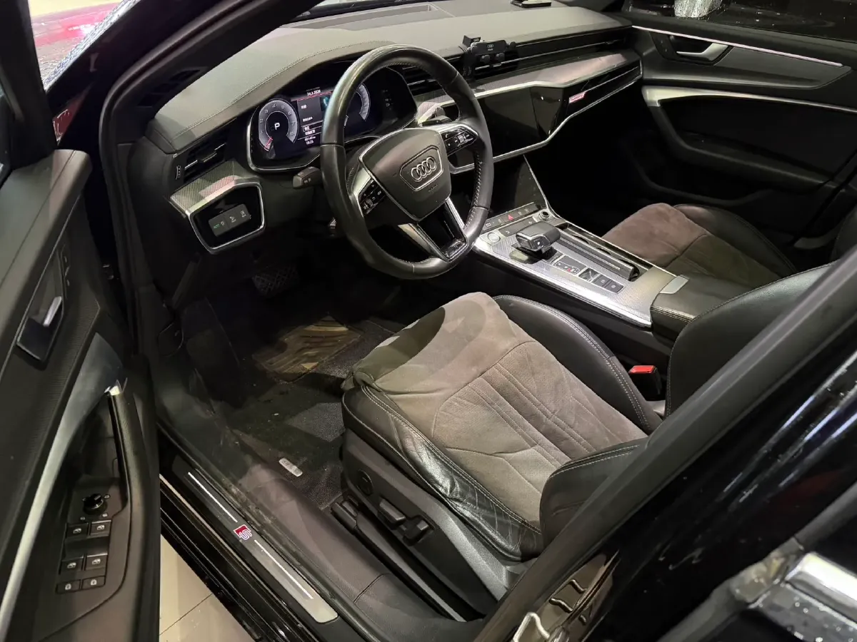 2020 Audi A6L 2.0T 224HP L4 7DCT,autocango,china used car exporter,china ev exporter,chinese used car exporter,chinese used ev exporter