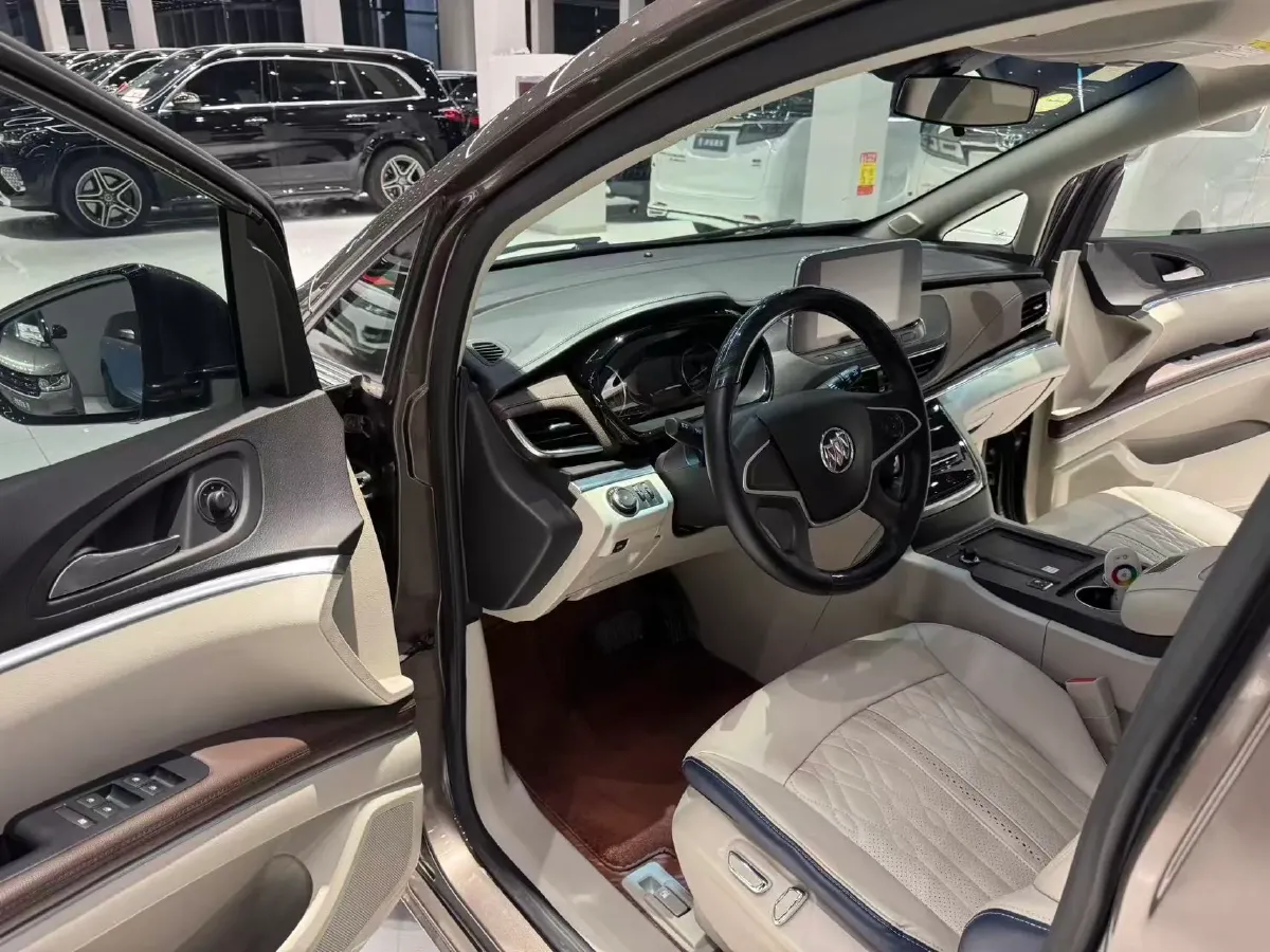 2021 Buick GL8 2.0T 237HP L4 9AT,autocango,china used car exporter,china ev exporter,chinese used car exporter,chinese used ev exporter