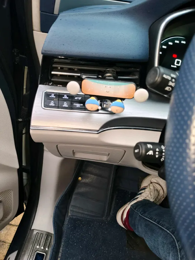 2021 Roewe iMAX8 2.0T 234HP L4 8AT,autocango,china used car exporter,china ev exporter,chinese used car exporter,chinese used ev exporter