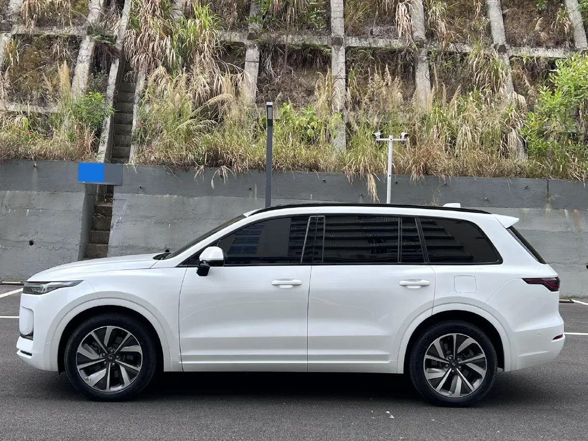 2021 Li ONE Range Extended 131HP REEV 40.5KWH,autocango,china used car exporter,china ev exporter,chinese used car exporter,chinese used ev exporter