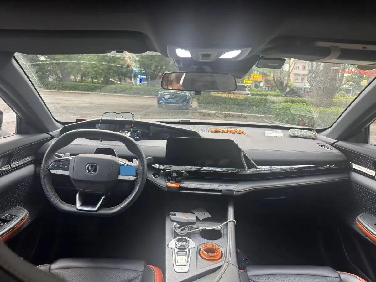 2023 ChangAn UNI-V 1.5T 188HP L4 7DCT,autocango,china used car exporter,china ev exporter,chinese used car exporter,chinese used ev exporter