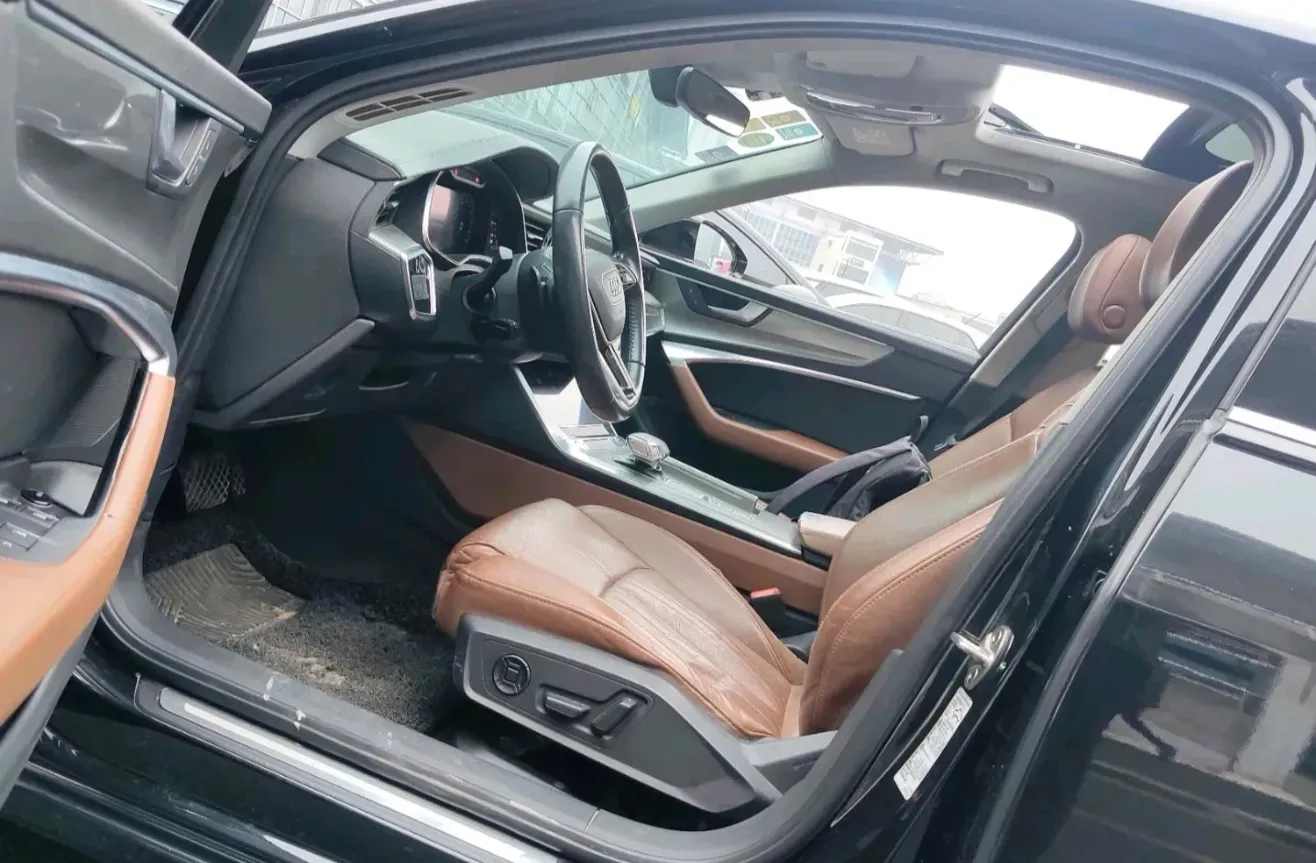 2019 Audi A6L 2.0T 190HP L4 7DCT,autocango,china used car exporter,china ev exporter,chinese used car exporter,chinese used ev exporter