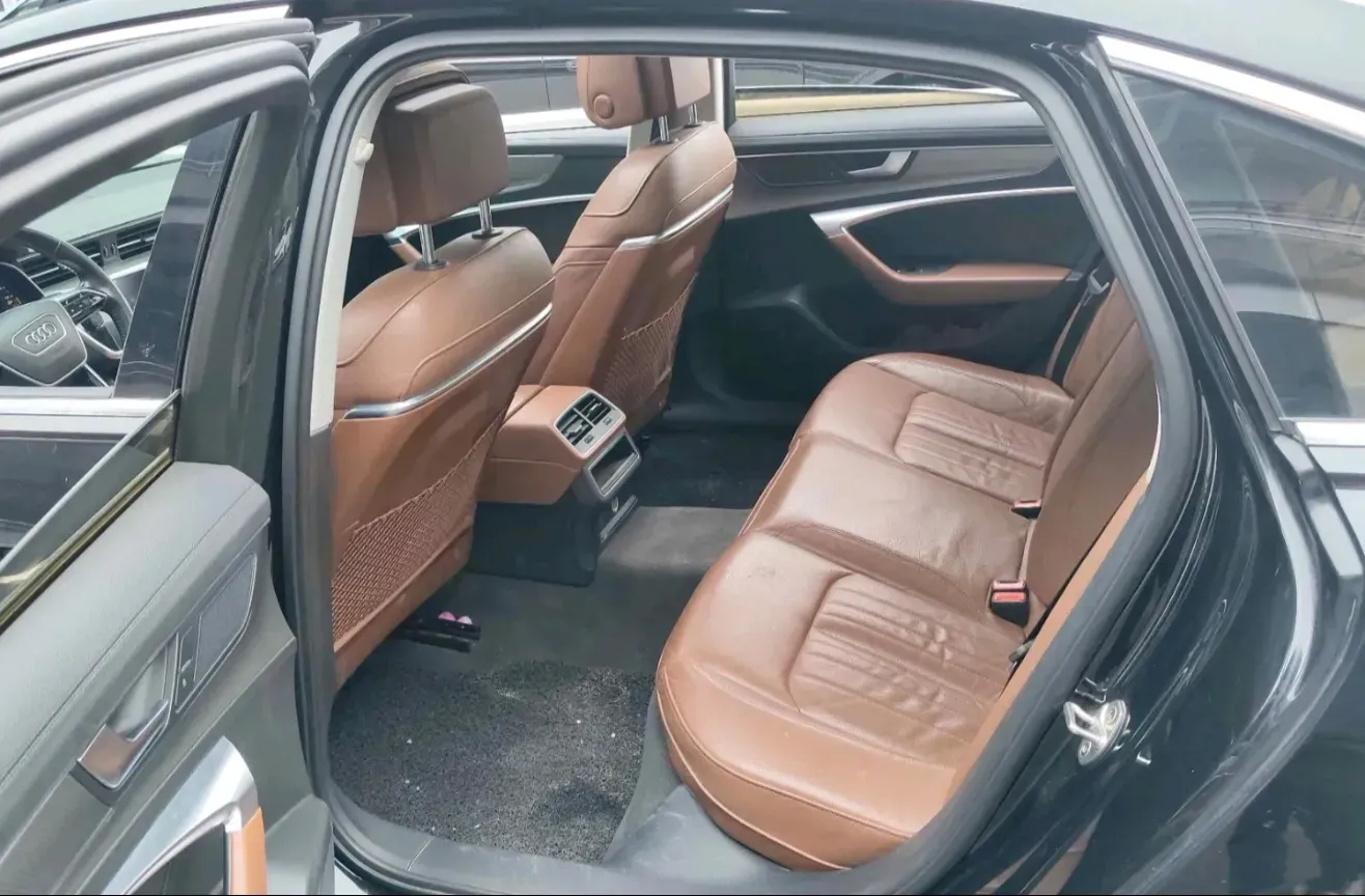 2019 Audi A6L 2.0T 190HP L4 7DCT,autocango,china used car exporter,china ev exporter,chinese used car exporter,chinese used ev exporter