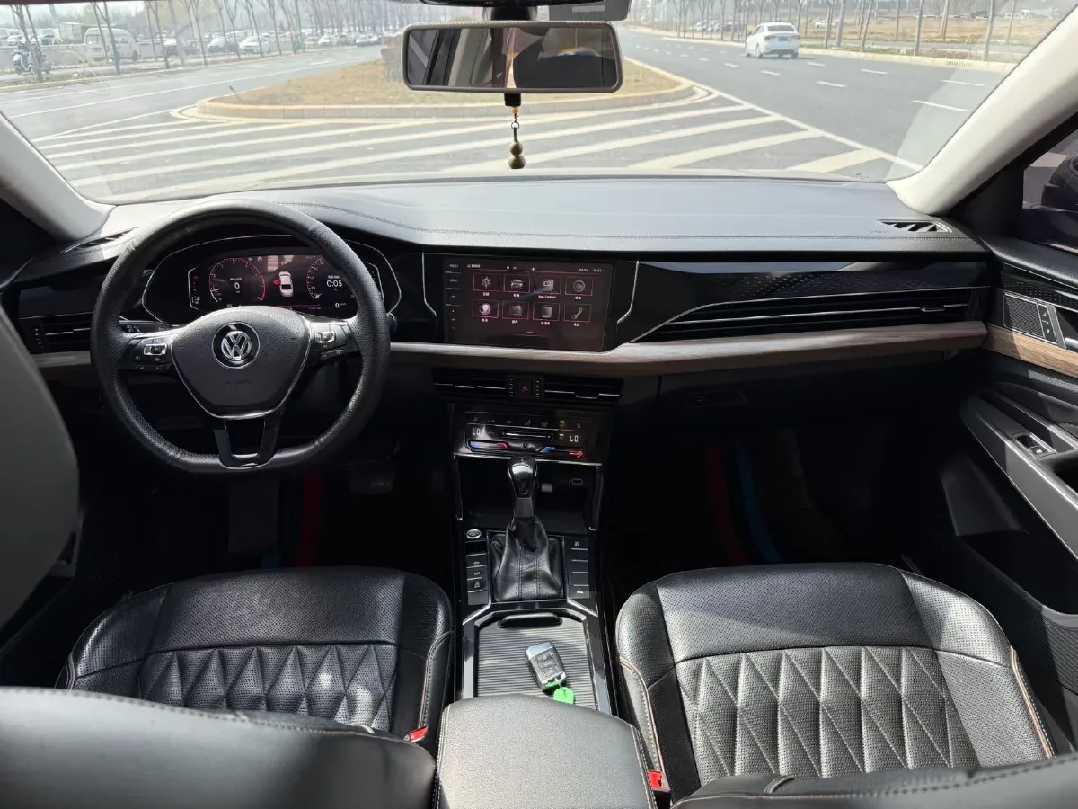 2020 Volkswagen Passat 2.0T 186HP L4 7DCT,autocango,china used car exporter,china ev exporter,chinese used car exporter,chinese used ev exporter