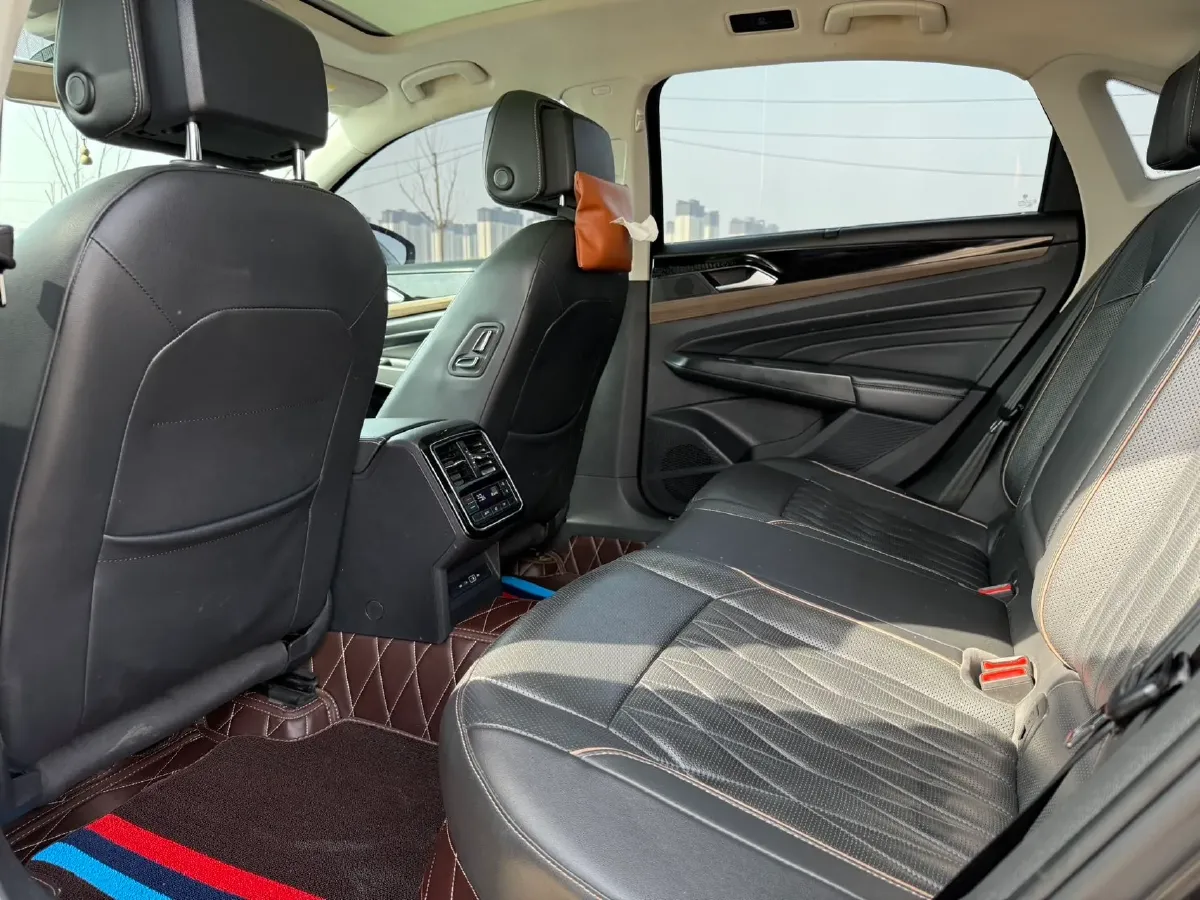 2020 Volkswagen Passat 2.0T 186HP L4 7DCT,autocango,china used car exporter,china ev exporter,chinese used car exporter,chinese used ev exporter