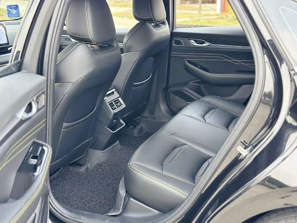 2025 Geely Preface 1.5T 181HP L4 7DCT,autocango,china used car exporter,china ev exporter,chinese used car exporter,chinese used ev exporter