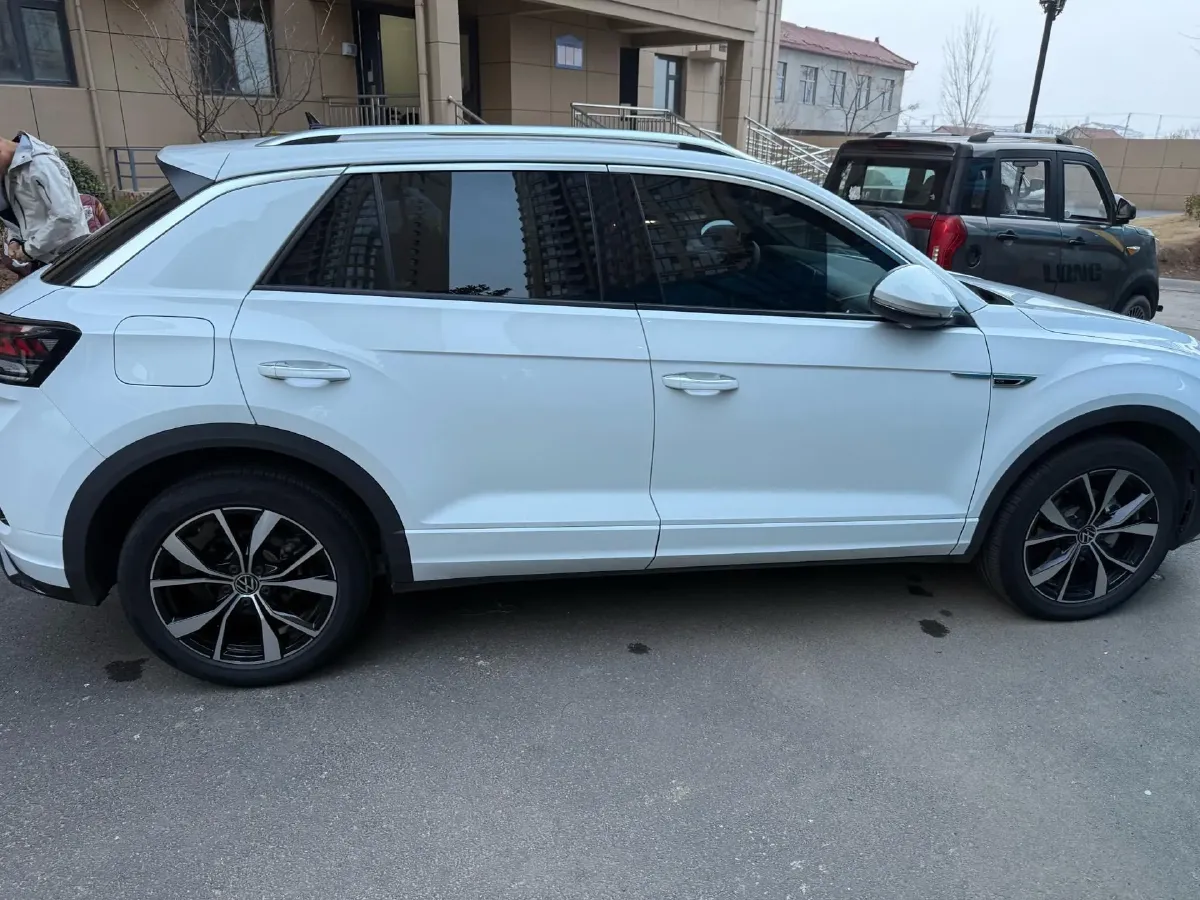 2023 Volkswagen T-Roc 1.5T 160HP L4 7DCT,autocango,china used car exporter,china ev exporter,chinese used car exporter,chinese used ev exporter