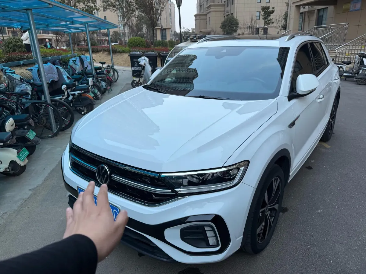 2023 Volkswagen T-Roc 1.5T 160HP L4 7DCT,autocango,china used car exporter,china ev exporter,chinese used car exporter,chinese used ev exporter