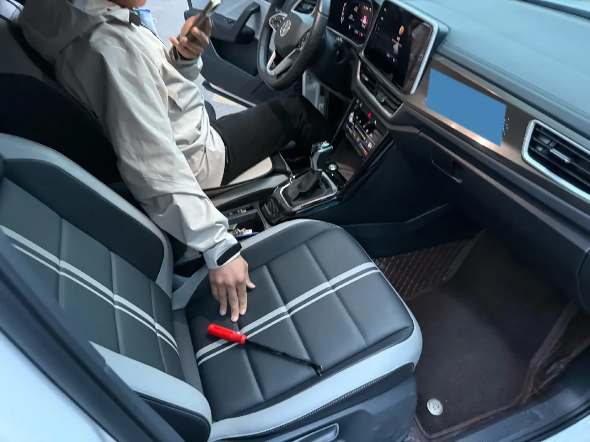 2023 Volkswagen T-Roc 1.5T 160HP L4 7DCT,autocango,china used car exporter,china ev exporter,chinese used car exporter,chinese used ev exporter