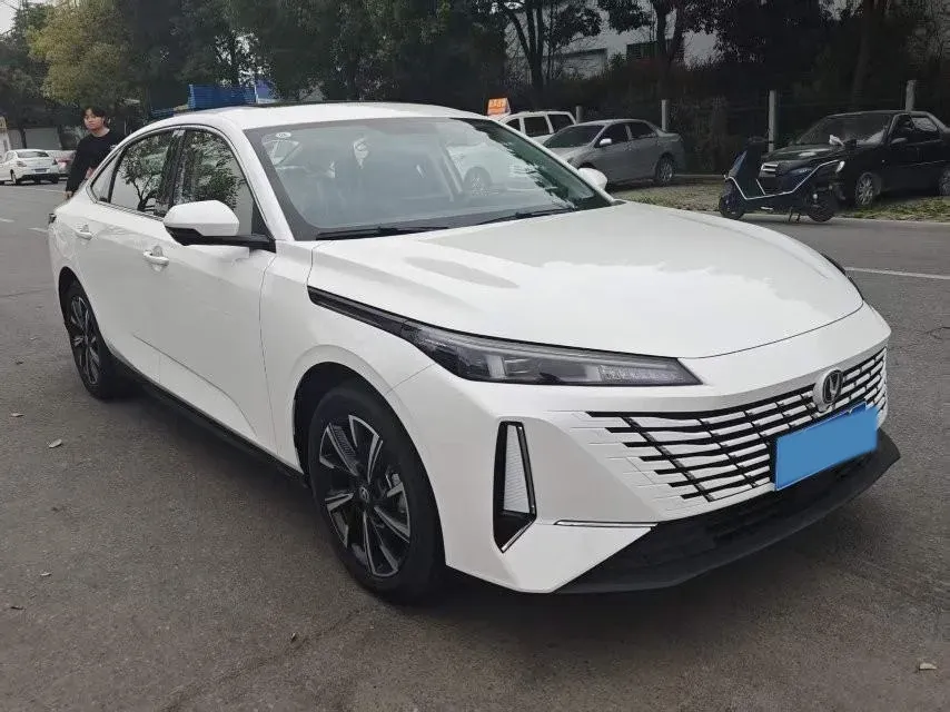2025 ChangAn Eado 1.5T 192HP L4 7DCT,autocango,china used car exporter,china ev exporter,chinese used car exporter,chinese used ev exporter