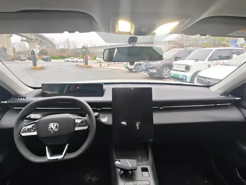 2025 ChangAn Eado 1.5T 192HP L4 7DCT,autocango,china used car exporter,china ev exporter,chinese used car exporter,chinese used ev exporter