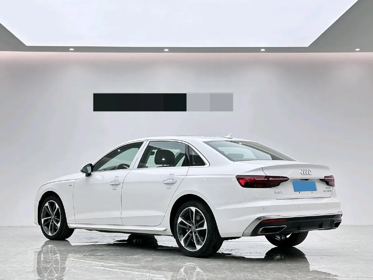 2022 Audi A4L 2.0T 190HP L4 7DCT,autocango,china used car exporter,china ev exporter,chinese used car exporter,chinese used ev exporter