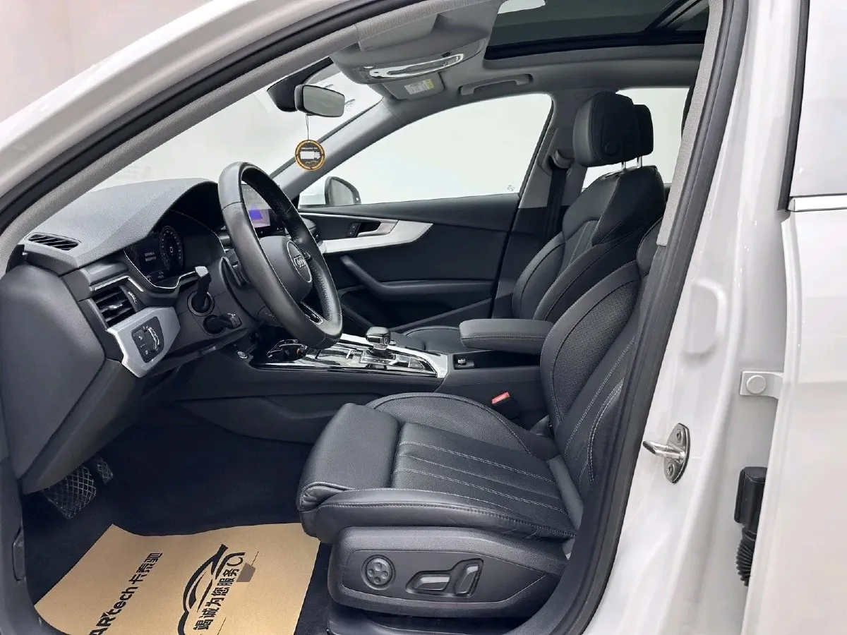 2022 Audi A4L 2.0T 190HP L4 7DCT,autocango,china used car exporter,china ev exporter,chinese used car exporter,chinese used ev exporter