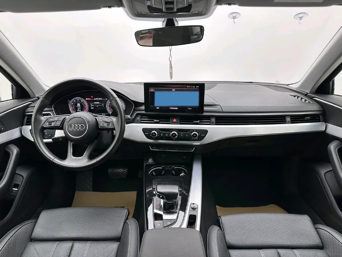 2022 Audi A4L 2.0T 190HP L4 7DCT,autocango,china used car exporter,china ev exporter,chinese used car exporter,chinese used ev exporter