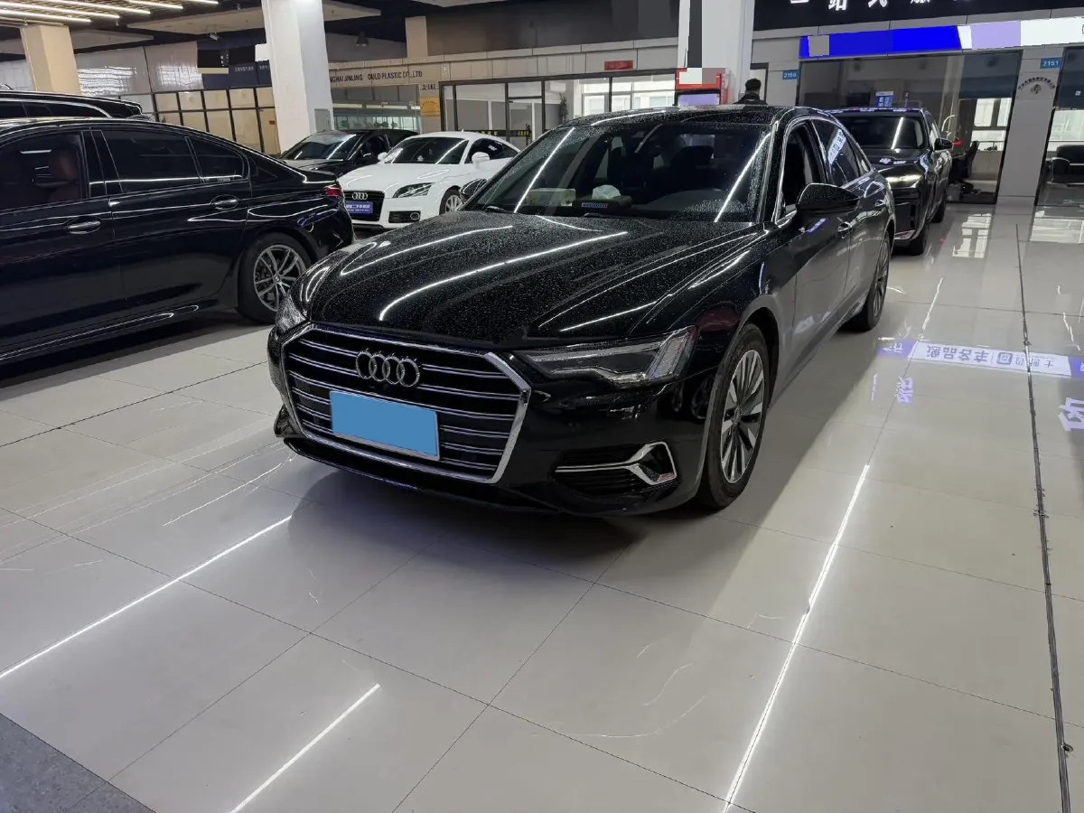 2023 Audi A6L 2.0T 245HP L4 7DCT,autocango,china used car exporter,china ev exporter,chinese used car exporter,chinese used ev exporter