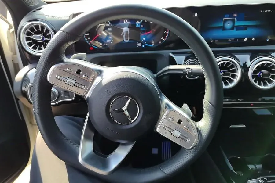 2022 Mercedes-Benz A Class 1.3T 163HP L4 7DCT,autocango,china used car exporter,china ev exporter,chinese used car exporter,chinese used ev exporter