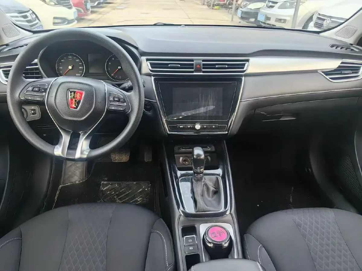 2020 Roewe i5 1.5L 120HP L4 CVT,autocango,china used car exporter,china ev exporter,chinese used car exporter,chinese used ev exporter