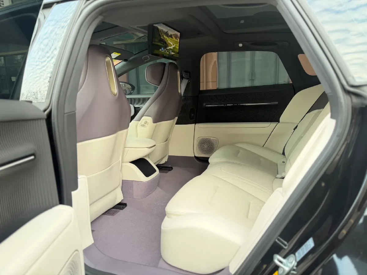 2025 Avatr 12 1.5T 156HP L4 REEV 39.05KWH,autocango,china used car exporter,china ev exporter,chinese used car exporter,chinese used ev exporter