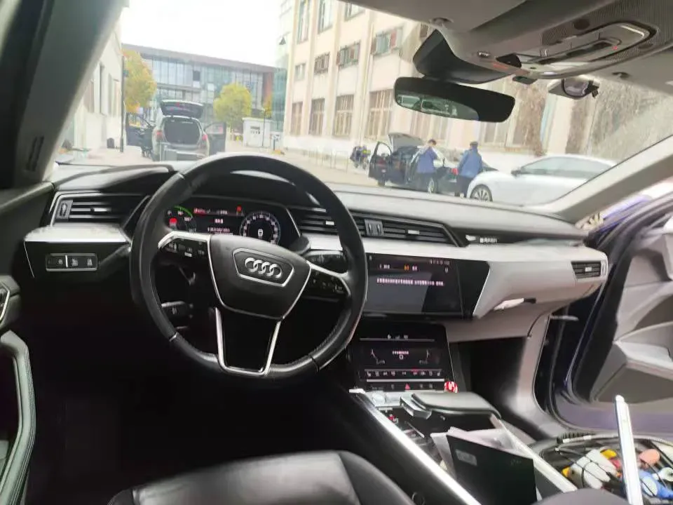 2019 Audi e-tron 2AT BEV 95KWH,autocango,china used car exporter,china ev exporter,chinese used car exporter,chinese used ev exporter
